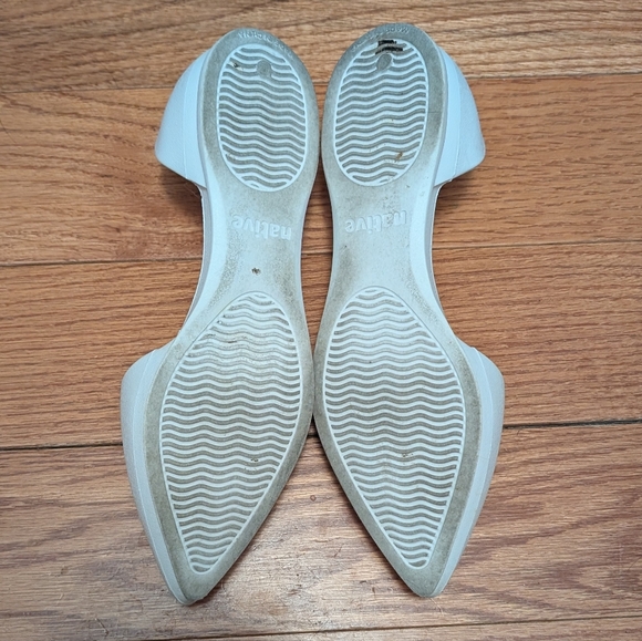 Native Flats In White - Picture 3 of 4